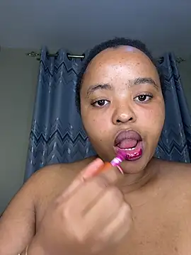 Linahlove online show from March 15, 9:32 pm