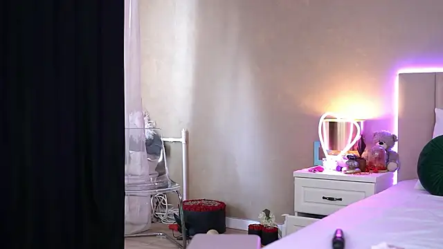 EvellineClaire online show from March 25, 12:22 pm