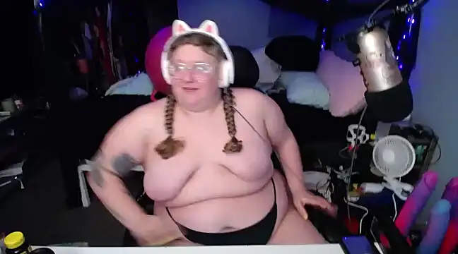 Snapshot of FatVeronica chatting on March 16, 11:49 am FatVeronica online show from March 16, 11:49 am