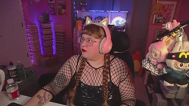 FatVeronica online show from June 18, 2:23 am