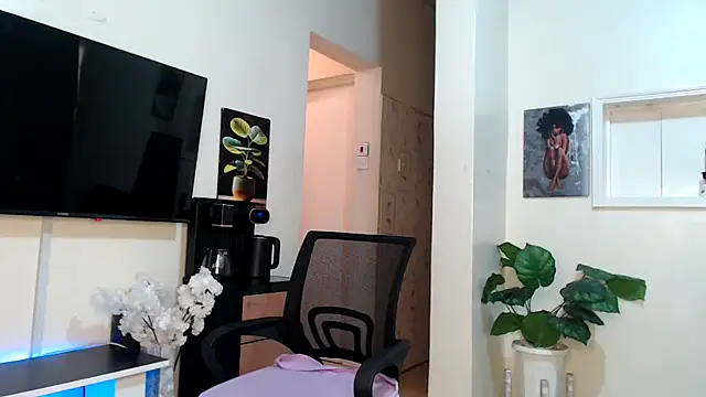 Snapshot of Horny_princes chatting on February 11, 8:48 am Horny princes online show from February 11, 8:48 am