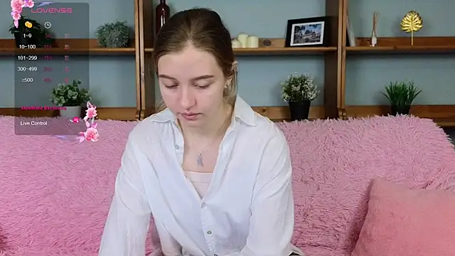 Snapshot of Ksuhesa chatting on November 3, 2:02 am Ksuhesa online show from November 3, 2:02 am