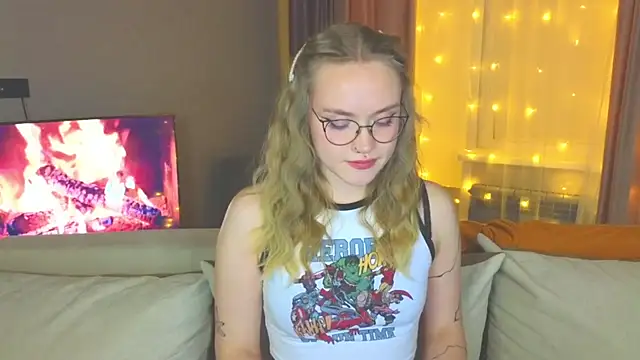 Aurora Golden1 online show from December 16, 7:54 pm