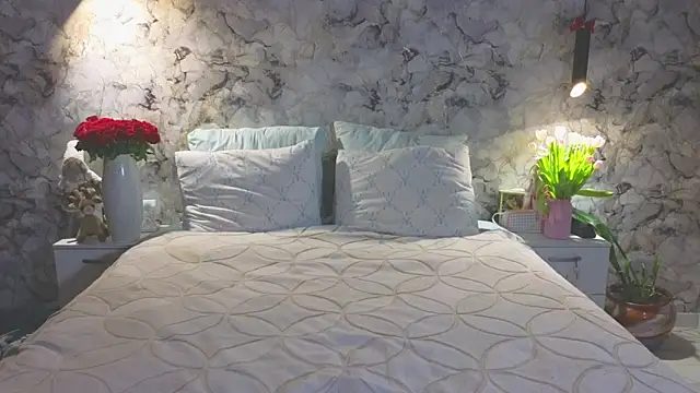 Aurora Golden1 online show from March 13, 1:23 am