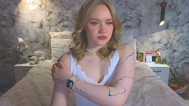 Aurora Golden1 online show from April 24, 2:36 am