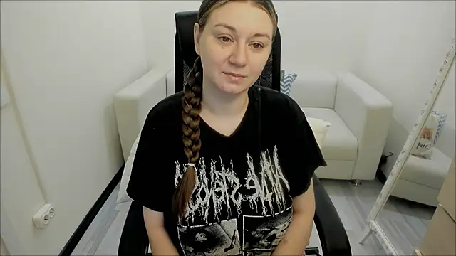 AlisaBacker online show from March 7, 8:55 pm