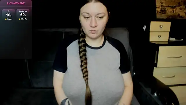 Snapshot of AlisaBacker chatting on April 30, 9:41 pm AlisaBacker online show from April 30, 9:41 pm