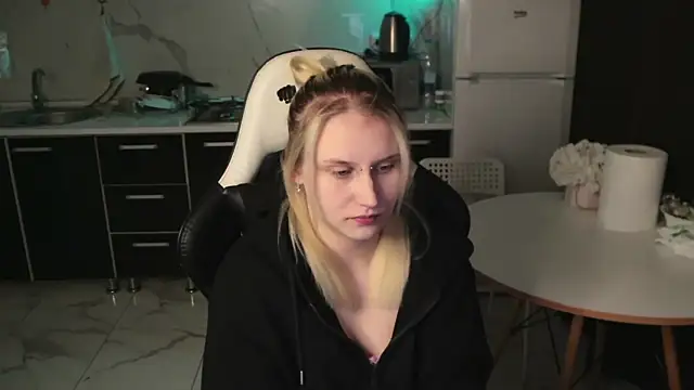 MertyXX online show from April 12, 9:09 pm