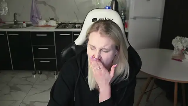 MertyXX online show from April 22, 9:16 pm