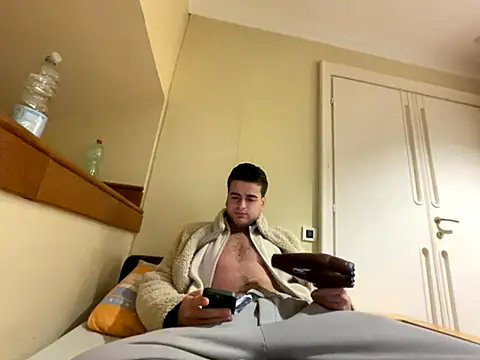 Snapshot of cubalibre02 chatting on December 1, 8:58 pm cubalibre02 online show from December 1, 8:58 pm