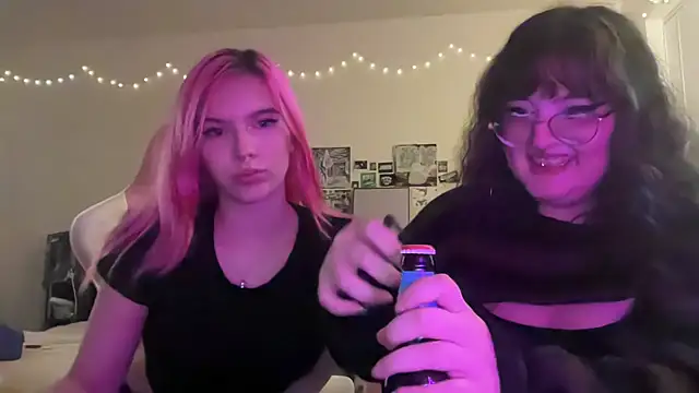 xKittyKat online show from January 7, 3:31 am