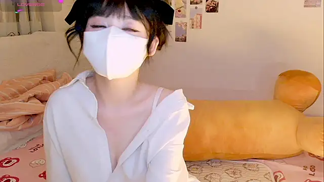 Snapshot of Embez-Damdang chatting on December 24, 6:06 pm Embez-Damdang online show from December 24, 6:06 pm