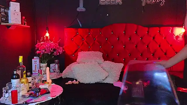 Snapshot of foxxy_nasty chatting on December 12, 12:16 am foxxy nasty online show from December 12, 12:16 am