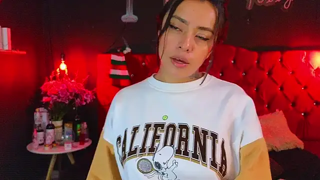 Snapshot of foxxy_nasty chatting on December 21, 4:57 pm foxxy nasty online show from December 21, 4:57 pm