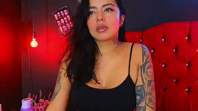 Snapshot of foxxy_nasty chatting on February 27, 4:43 pm foxxy nasty online show from February 27, 4:43 pm