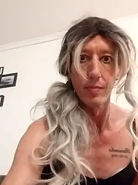 Snapshot of AlexiaXXL chatting on December 18, 5:57 am AlexiaXXL online show from December 18, 5:57 am