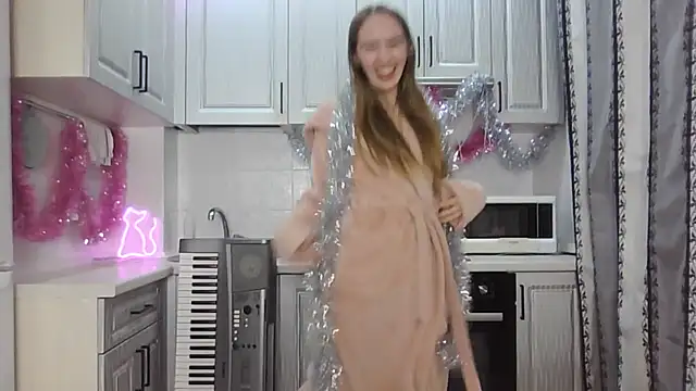 leslie my lovee online show from December 24, 9:55 pm