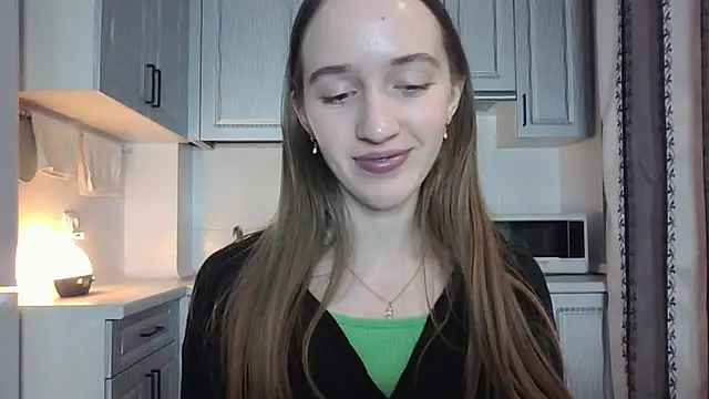 leslie my lovee online show from March 15, 5:37 pm