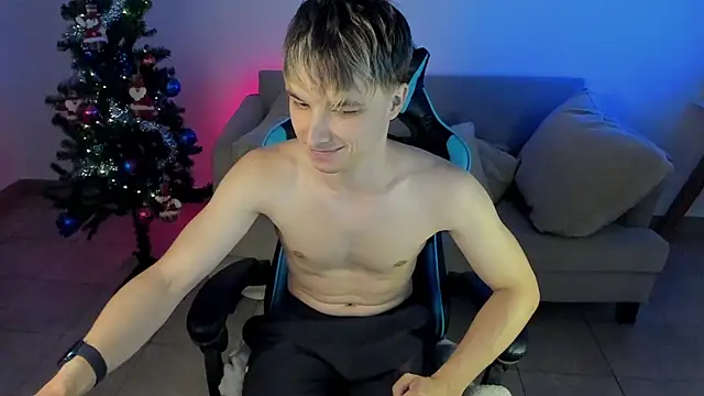 Snapshot of marcusmit chatting on December 12, 6:42 pm marcusmit online show from December 12, 6:42 pm