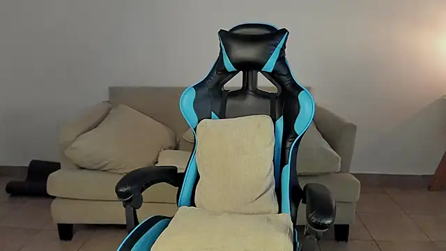 Snapshot of marcusmit chatting on January 29, 8:35 pm marcusmit online show from January 29, 8:35 pm