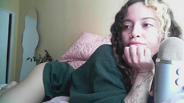 frikigyal online show from March 21, 1:12 pm