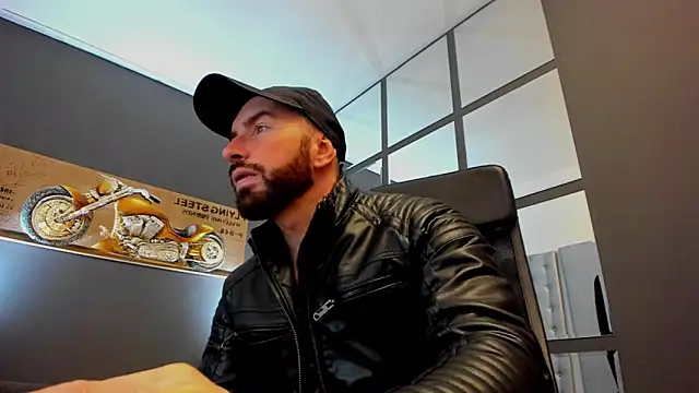 Snapshot of AronGrant chatting on January 11, 12:07 pm AronGrant online show from January 11, 12:07 pm