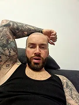 Snapshot of AronGrant chatting on March 2, 3:27 pm AronGrant online show from March 2, 3:27 pm