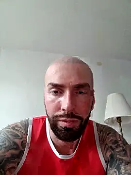 Snapshot of AronGrant chatting on March 5, 3:29 pm AronGrant online show from March 5, 3:29 pm