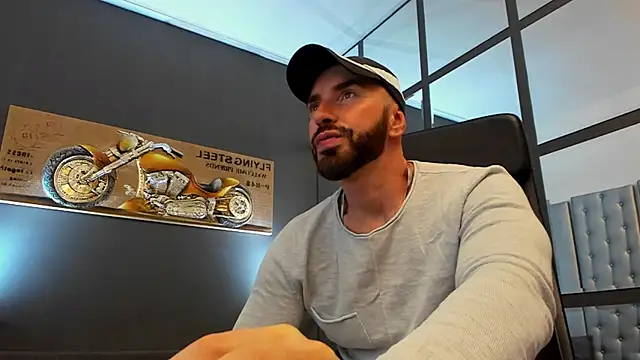 Snapshot of AronGrant chatting on September 19, 9:54 am AronGrant online show from September 19, 9:54 am