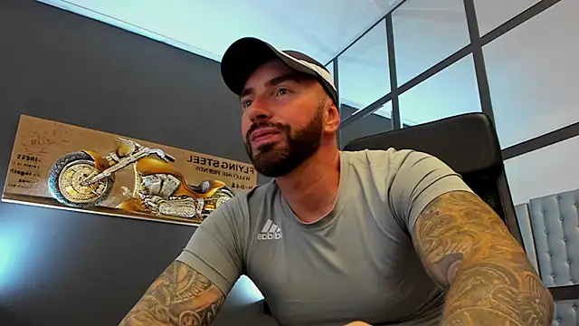Snapshot of AronGrant chatting on September 26, 10:41 am AronGrant online show from September 26, 10:41 am