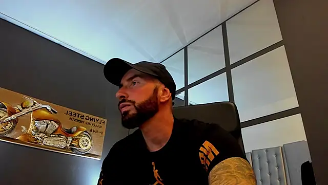 Snapshot of AronGrant chatting on July 11, 10:29 am AronGrant online show from July 11, 10:29 am