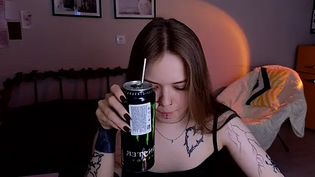 doll lol  online show from April 10, 6:01 pm