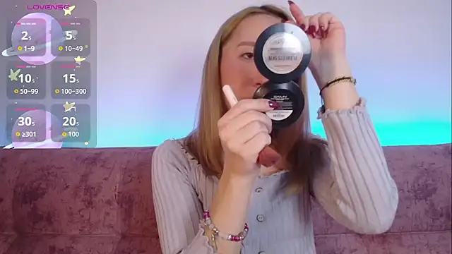 Miiaa doll online show from October 16, 1:17 am