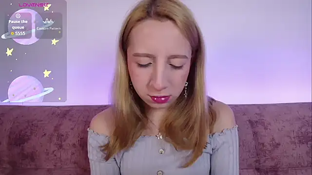 Miiaa doll online show from November 18, 12:05 am