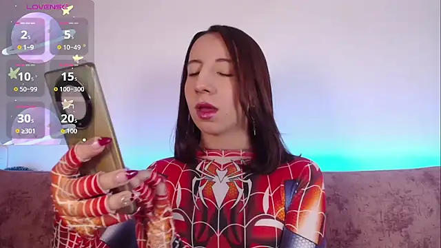 Miiaa doll online show from February 5, 12:10 pm