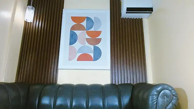 Nicole Ramires online show from January 6, 2:43 pm