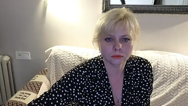 Snapshot of Gray_swann chatting on March 4, 8:16 pm Gray swann online show from March 4, 8:16 pm