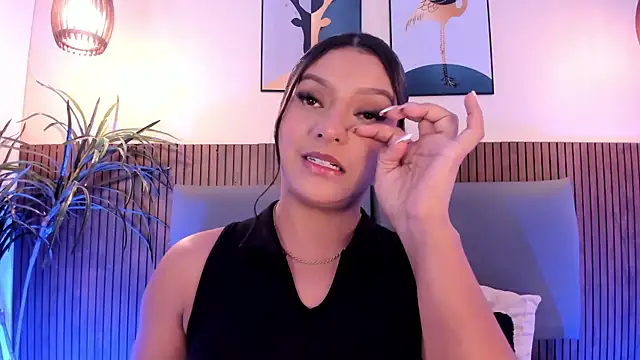 NicolleeEvanss online show from December 17, 11:49 am