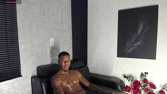 Lil Curved online show from September 9, 11:43 am