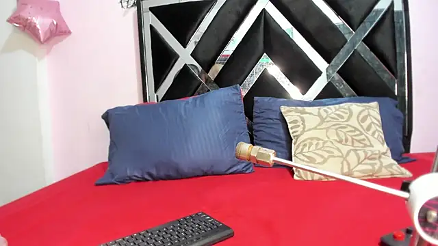 GabyyJones online show from July 8, 1:43 am