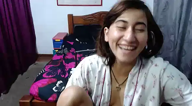 Snapshot of LadyMilk003 chatting on December 5, 6:55 pm LadyMilk003 online show from December 5, 6:55 pm