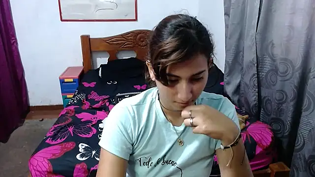 Snapshot of LadyMilk003 chatting on January 18, 4:21 pm LadyMilk003 online show from January 18, 4:21 pm