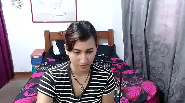 Snapshot of LadyMilk003 chatting on January 22, 3:29 pm LadyMilk003 online show from January 22, 3:29 pm