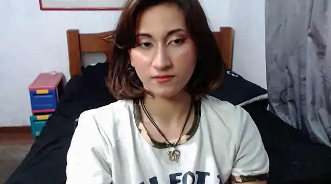 Snapshot of LadyMilk003 chatting on February 12, 3:38 pm LadyMilk003 online show from February 12, 3:38 pm