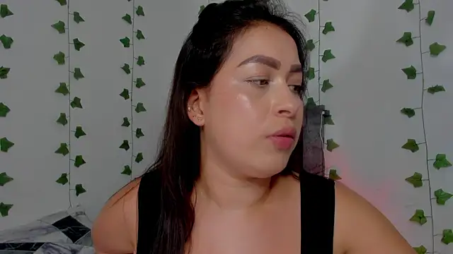 Miaa Garcia online show from April 29, 10:05 pm