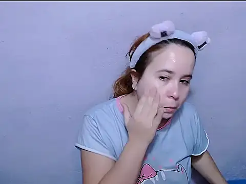 SubLayla01 online show from April 20, 11:24 am