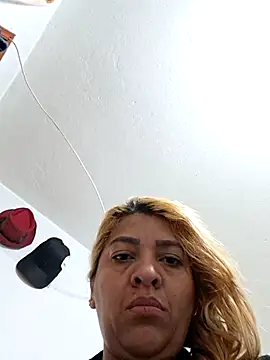 zoetits online show from January 10, 10:50 am