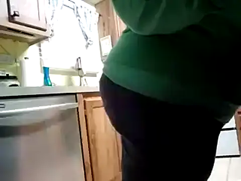 Snapshot of missthickness35_Pika chatting on February 17, 3:36 am missthickness35 Pika online show from February 17, 3:36 am