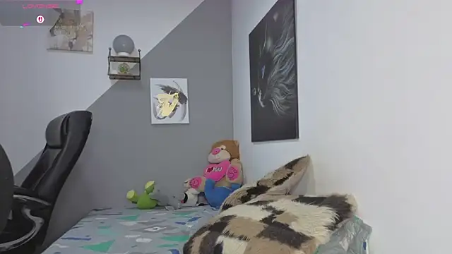 Snapshot of charlotte_002 chatting on October 31, 2:56 am charlotte 002 online show from October 31, 2:56 am