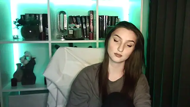 X Alisa online show from April 5, 6:16 pm